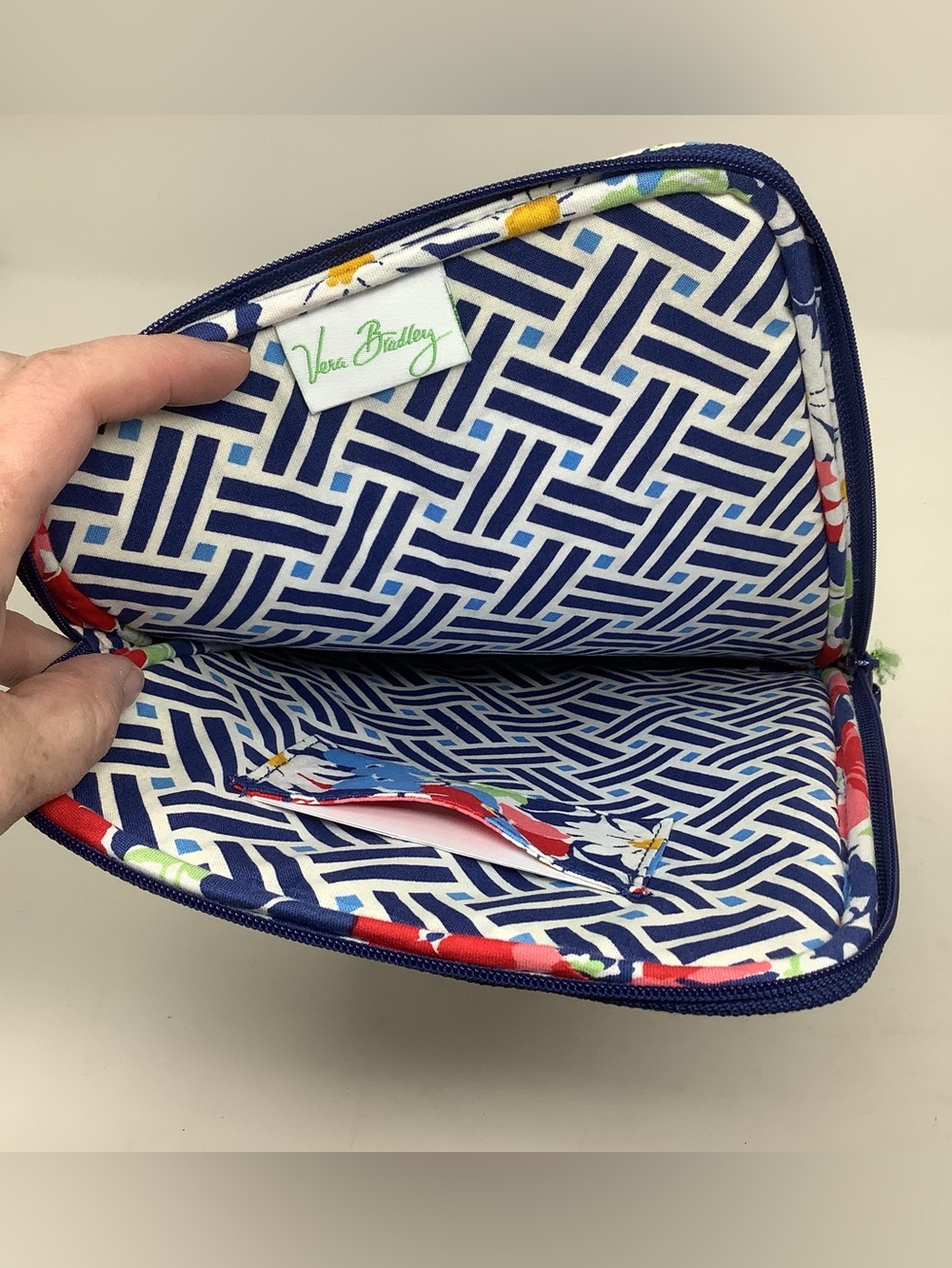NWT Vera Bradley Tablet Sleeve in Summer Cottage - Picture 3 of 3